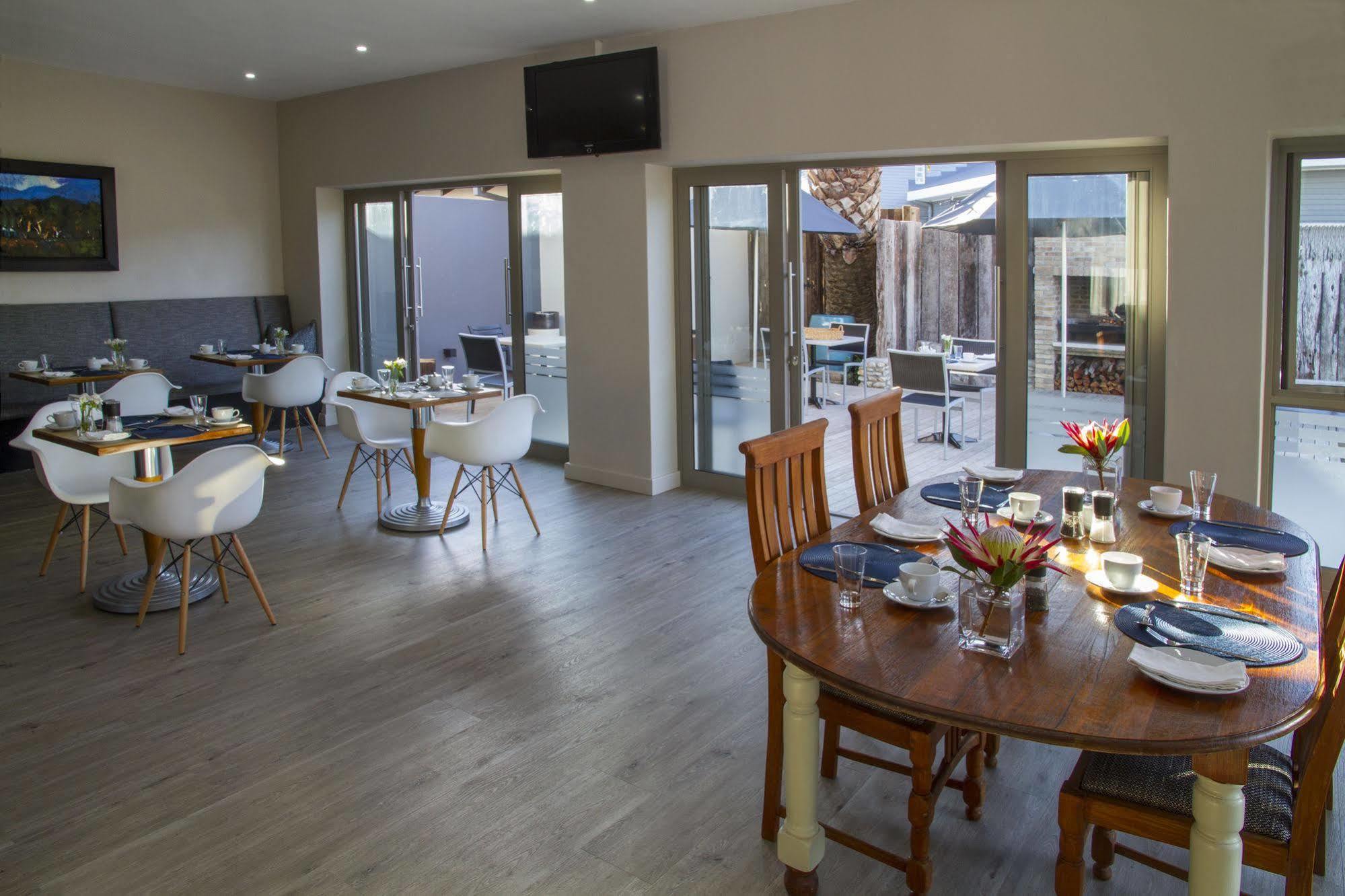 Ocean Bay Guesthouse Port Elizabeth Exterior photo