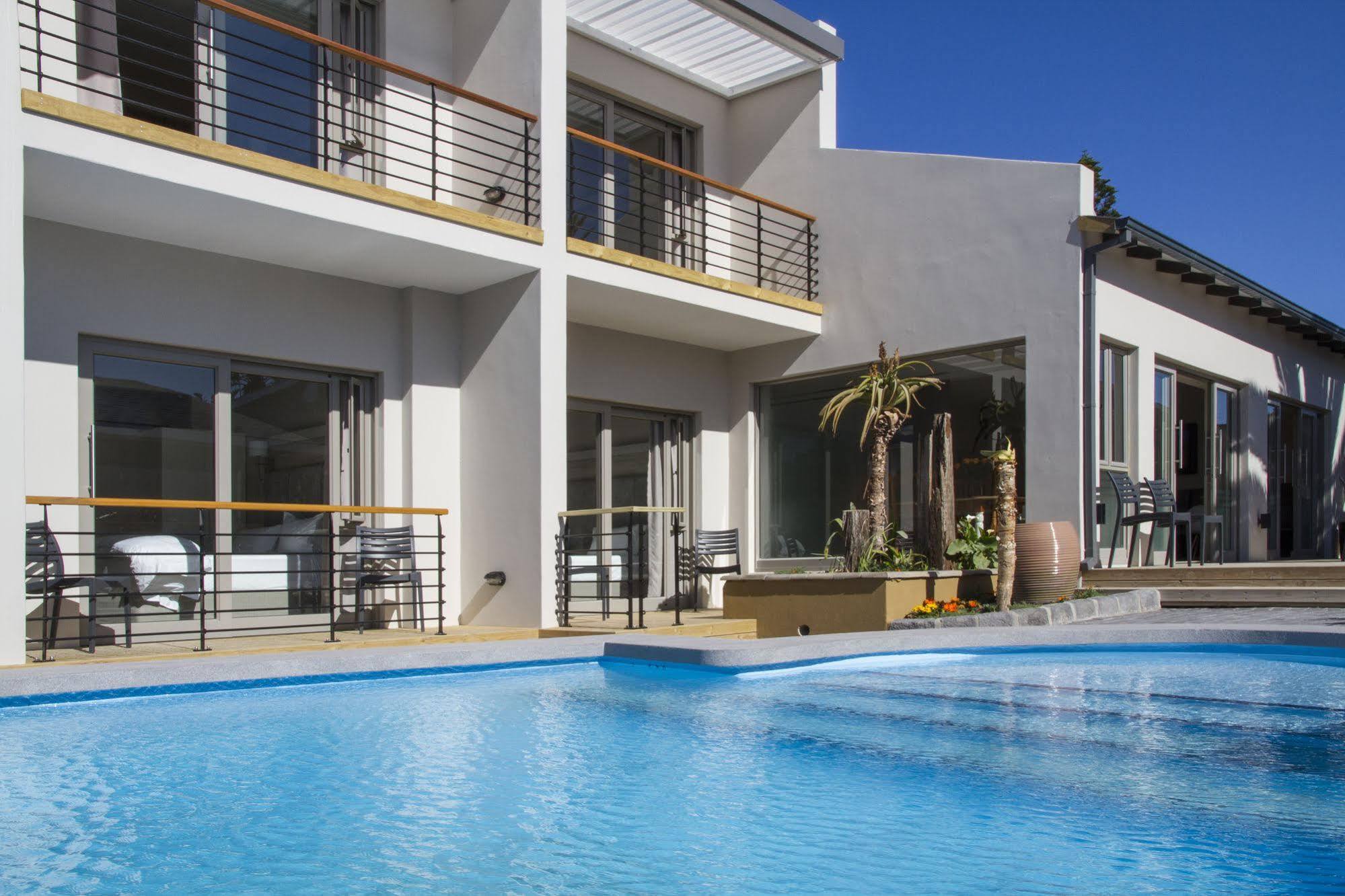 Ocean Bay Guesthouse Port Elizabeth Exterior photo