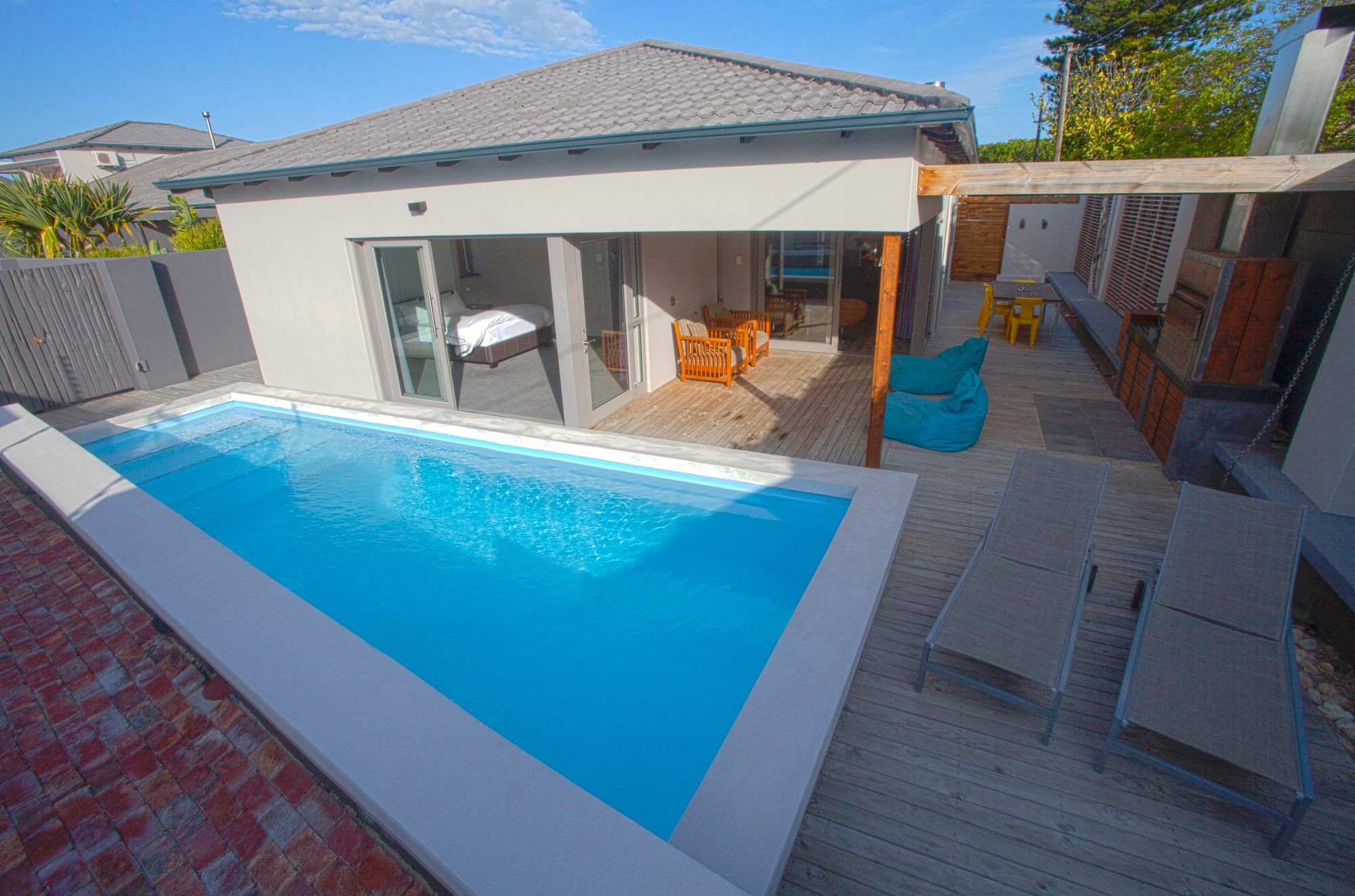 Ocean Bay Guesthouse Port Elizabeth Exterior photo